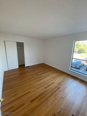 73 Linda Ln, Edison Twp., NJ 08820