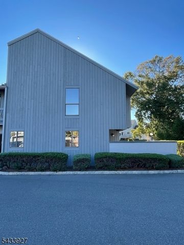 73 Linda Ln, Edison Twp., NJ 08820