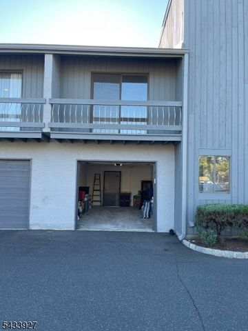 73 Linda Ln, Edison Twp., NJ 08820