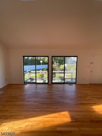 73 Linda Ln, Edison Twp., NJ 08820