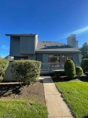 73 Linda Ln, Edison Twp., NJ 08820