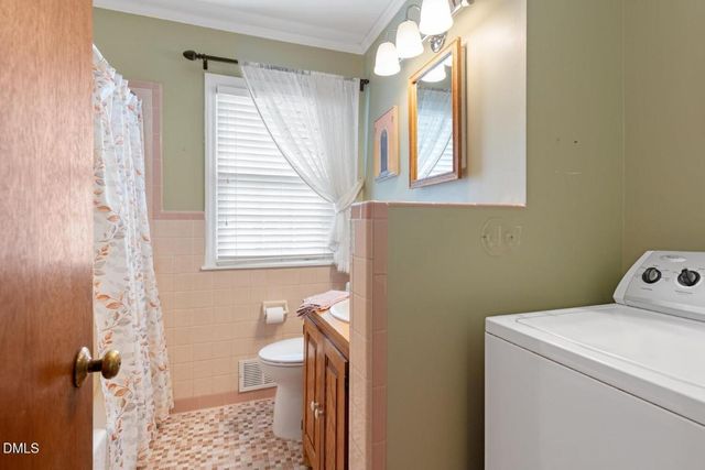 2421 Lacy Street, Burlington, NC 27215