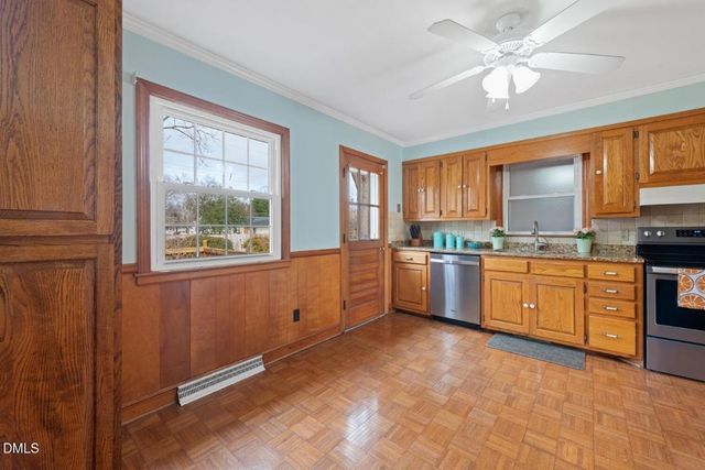 2421 Lacy Street, Burlington, NC 27215