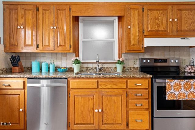 2421 Lacy Street, Burlington, NC 27215