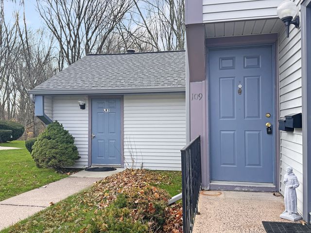 109 Candlewood Drive 109, South Windsor, CT 06074