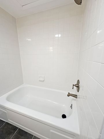 109 Candlewood Drive 109, South Windsor, CT 06074