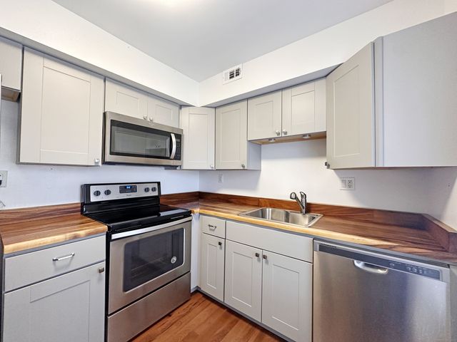 109 Candlewood Drive 109, South Windsor, CT 06074