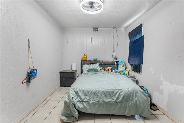 109 N Kouns Street, Cleburne, TX 76031