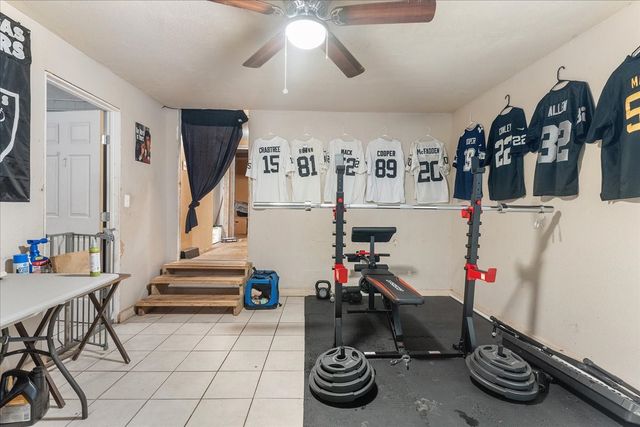 109 N Kouns Street, Cleburne, TX 76031