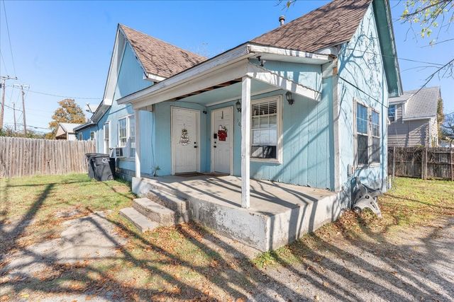 109 N Kouns Street, Cleburne, TX 76031