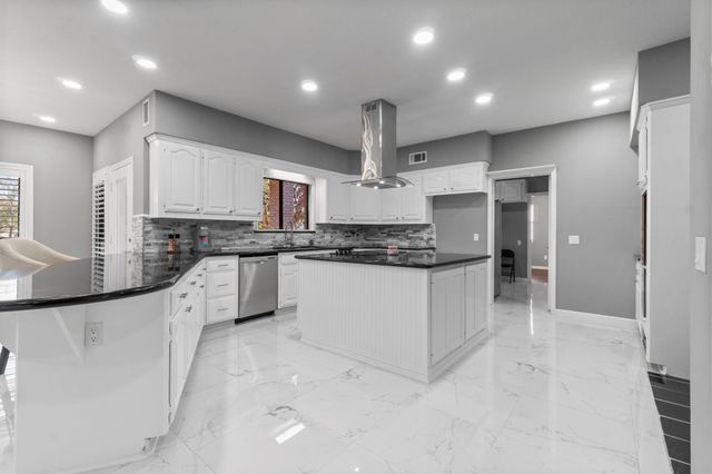 22405 Augusta Lane, Huntsville, TX 77340