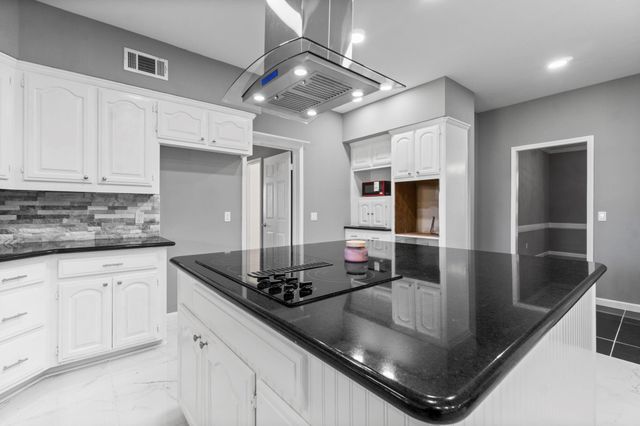 22405 Augusta Lane, Huntsville, TX 77340