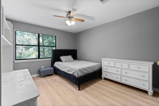 22405 Augusta Lane, Huntsville, TX 77340