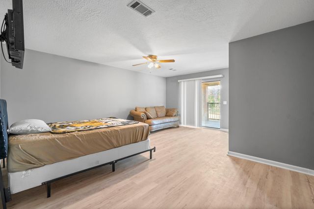 22405 Augusta Lane, Huntsville, TX 77340