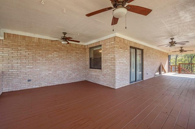 22405 Augusta Lane, Huntsville, TX 77340