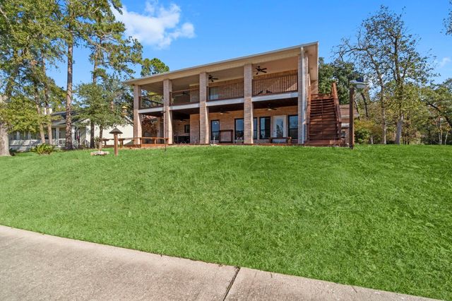 22405 Augusta Lane, Huntsville, TX 77340