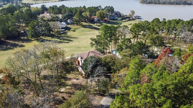 22405 Augusta Lane, Huntsville, TX 77340