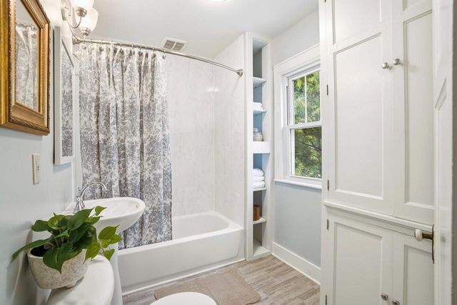 610 99th STREET, Wauwatosa, WI 53226