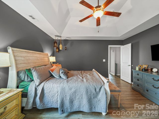 2017 Longhorn Drive, Dallas, NC 28034