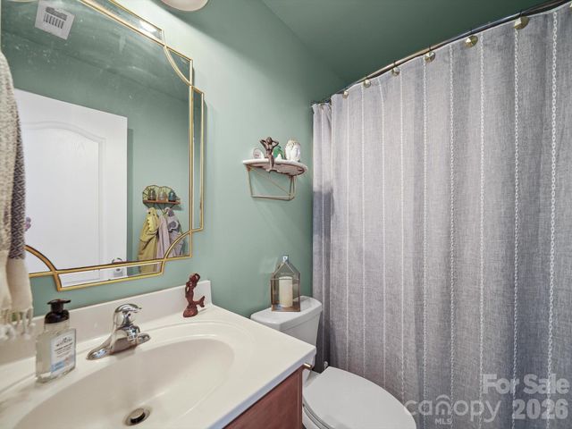 2017 Longhorn Drive, Dallas, NC 28034