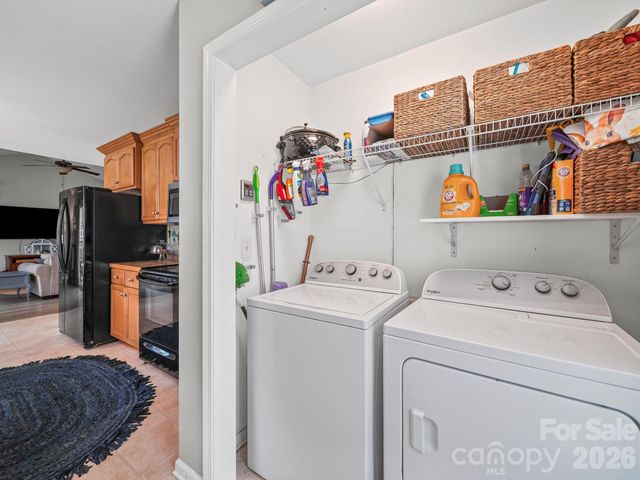 2017 Longhorn Drive, Dallas, NC 28034