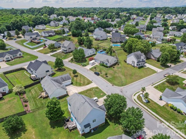 2017 Longhorn Drive, Dallas, NC 28034