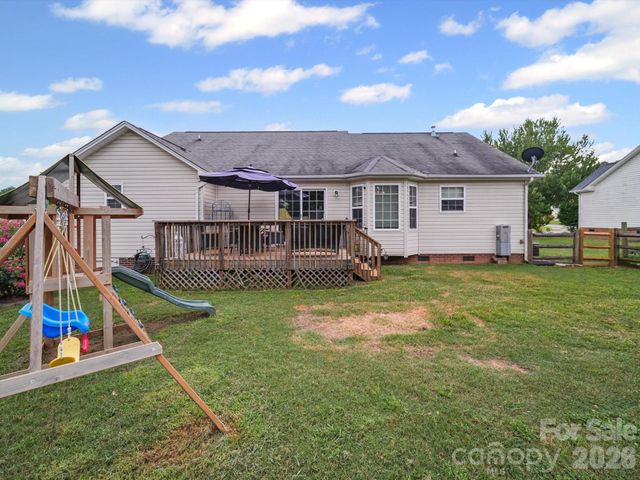 2017 Longhorn Drive, Dallas, NC 28034