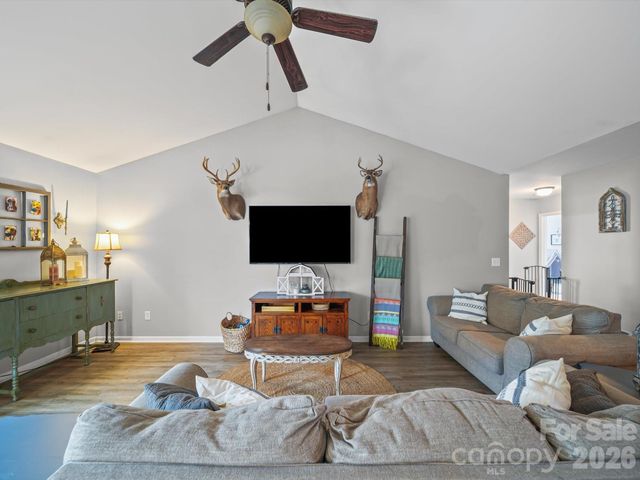 2017 Longhorn Drive, Dallas, NC 28034