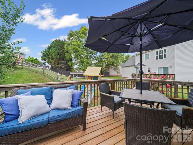 2017 Longhorn Drive, Dallas, NC 28034