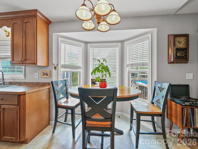 2017 Longhorn Drive, Dallas, NC 28034