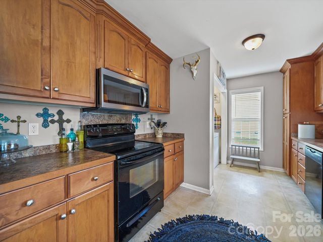 2017 Longhorn Drive, Dallas, NC 28034