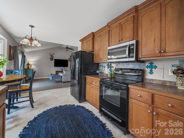 2017 Longhorn Drive, Dallas, NC 28034