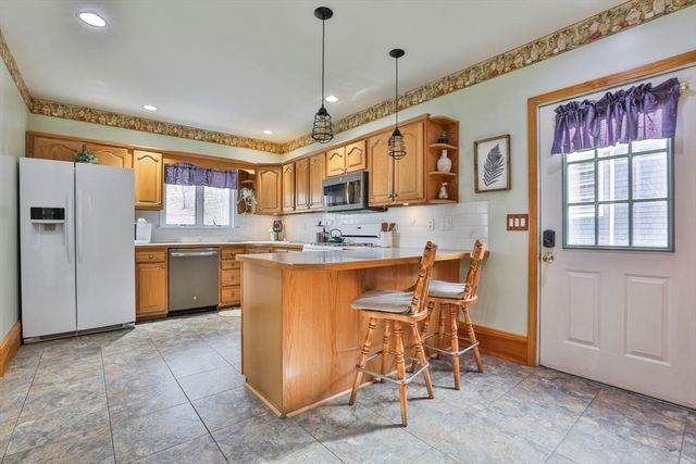 20 Palmer Ave, Saugus, MA 01906