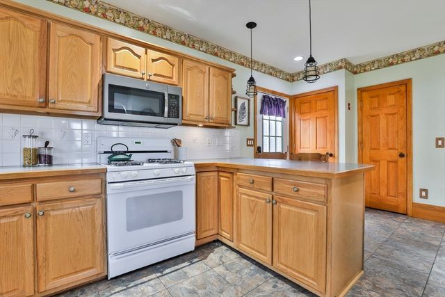 20 Palmer Ave, Saugus, MA 01906