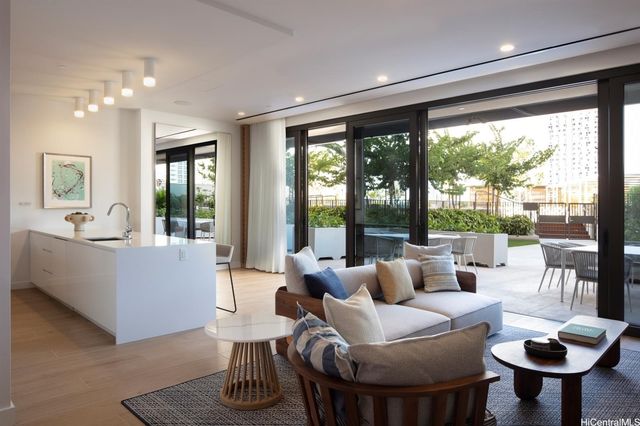 987 Queen Street 3506, Honolulu, HI 96814