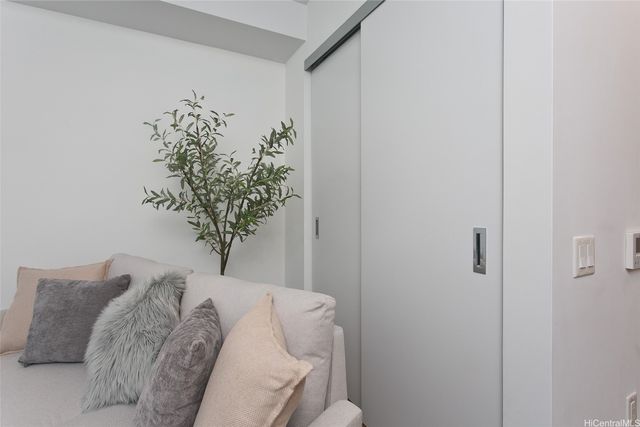 987 Queen Street 3506, Honolulu, HI 96814