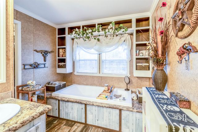 6258 N Hill Road, Navasota, TX 77868