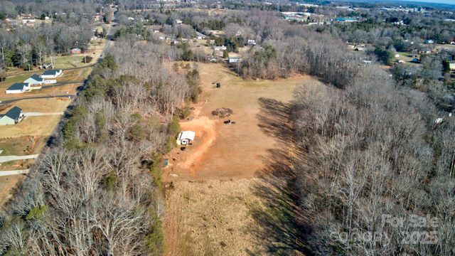 911 Westminster Drive, Statesville, NC 28677