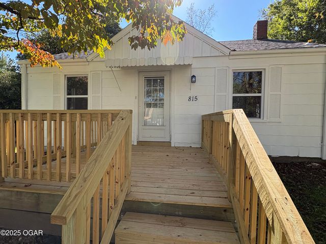 815 Stratford Place, Neosho, MO 64850