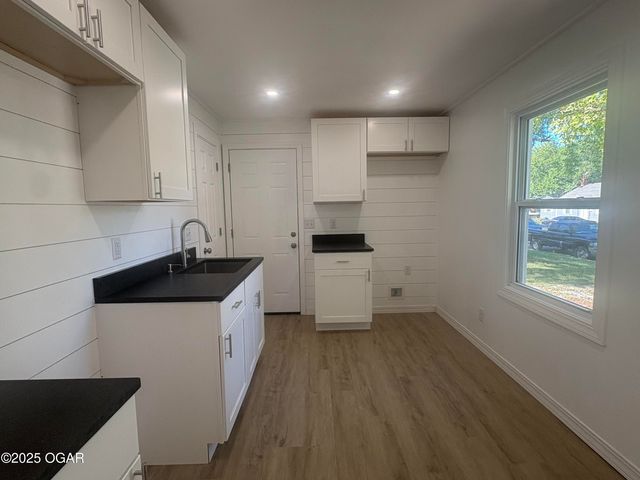 815 Stratford Place, Neosho, MO 64850