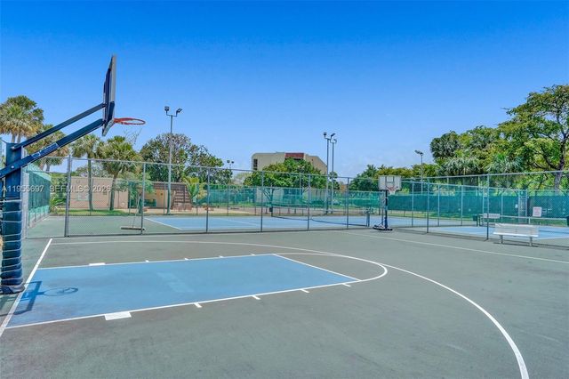 3591 Environ Boulevard A404, Lauderhill, FL 33319