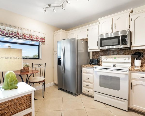 3591 Environ Boulevard A404, Lauderhill, FL 33319