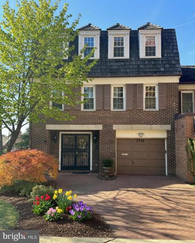 2338 S QUEEN ST, Arlington, VA 22202