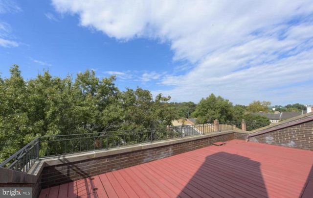 2338 S QUEEN ST, Arlington, VA 22202