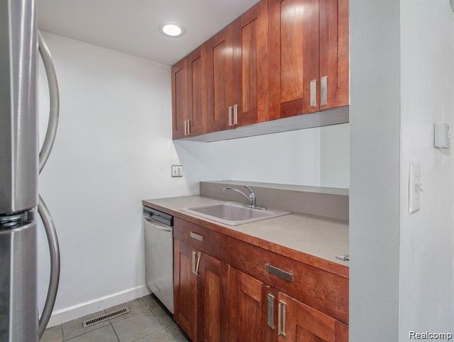 35420 TALL OAKS Drive, Sterling Heights, MI 48312