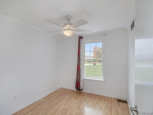 35420 TALL OAKS Drive, Sterling Heights, MI 48312