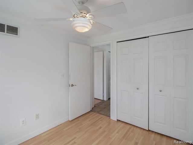 35420 TALL OAKS Drive, Sterling Heights, MI 48312