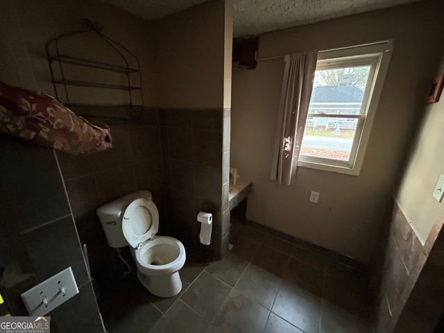 88 E Stephens Street, Winder, GA 30680