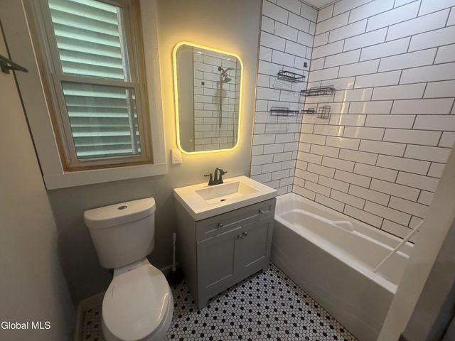 193 Livingston Avenue 1st Floor, Albany, NY 12210