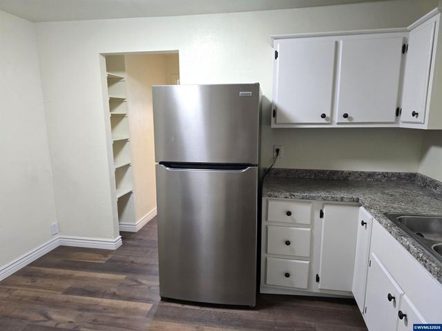 4490 Center St NE, Salem, OR 97301